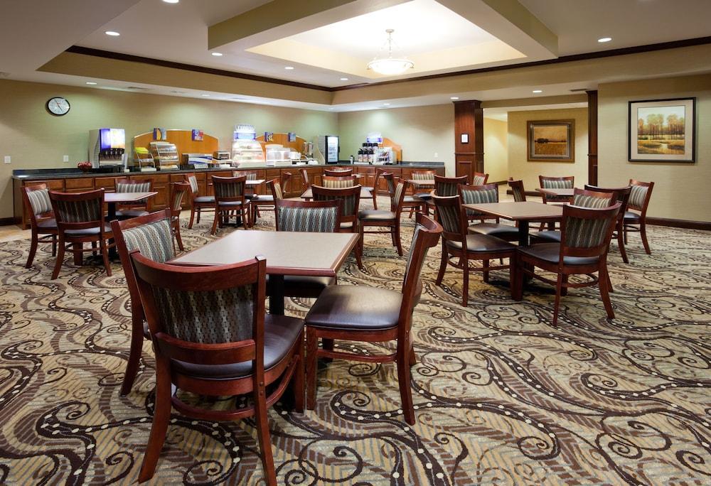 Holiday Inn Express & Suites - Mason City By Ihg Eksteriør bilde